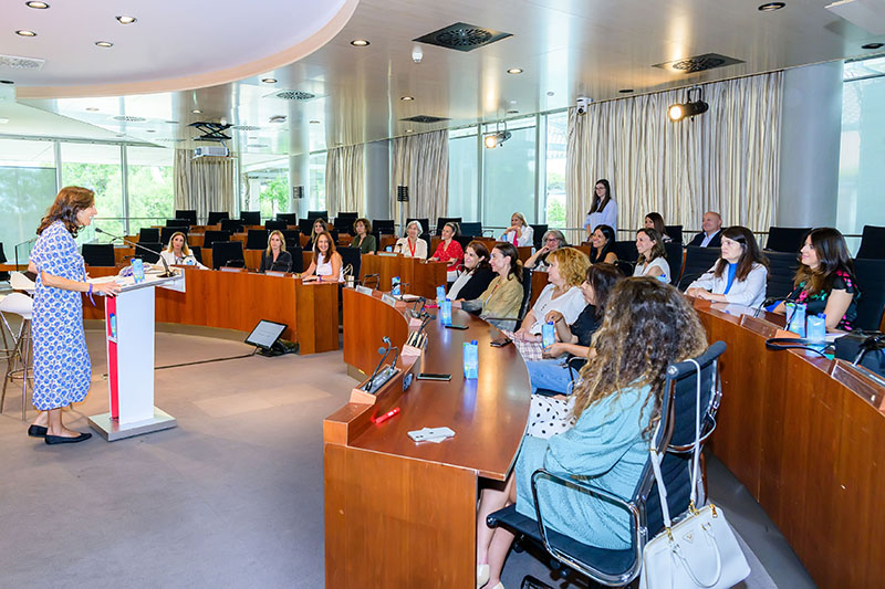 7th De mujer a mujer programme