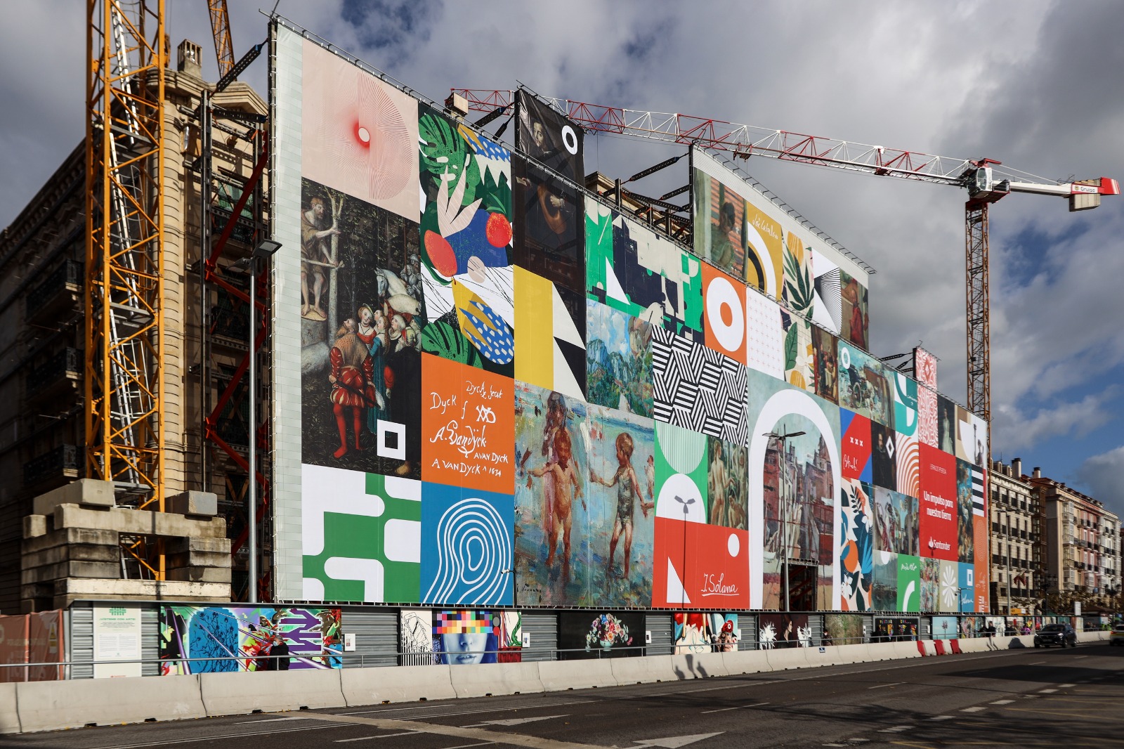 Santander displays a canvas on the façade of the Espacio Pereda showing  works in the Banco Santander Collection