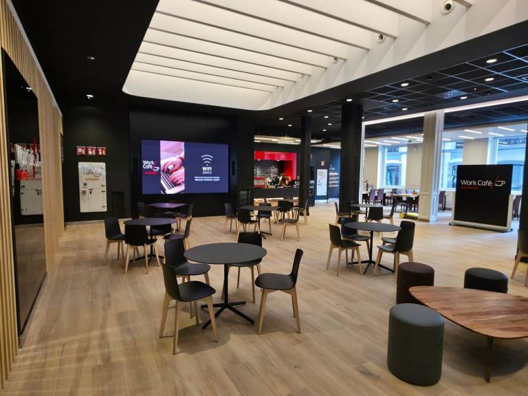 Santander inaugura un nuevo Work Café en Gijón, en el emblemático ...