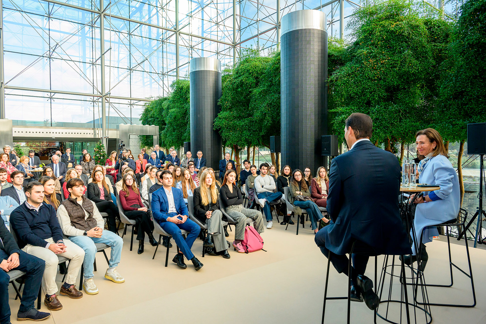 Nadal y Botín con becarios Santander