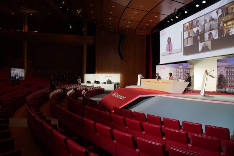 Chief executive office, José Antonio Álvarez, Group Executive Chairman, Ana Botín, and General secretary and secretary of the board, Jaime Pérez Renovales.