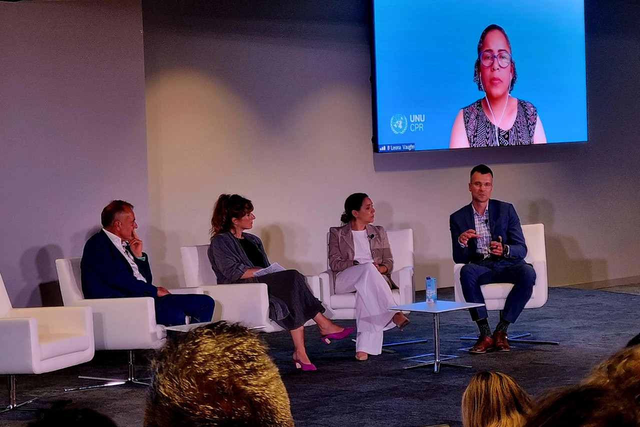 Participants at the Santander Financial Crime Compliance Summit, during the panel Responding to the Ukrainian refugee crisis: FCC as an enabler for financial inclusion include, from left to right: Alberto Marigomez (FCC Santander España), Concha Picon (Group FCC), Beatriz Campuzano (FCC Openbank), Artur Napora-Rutkowski (FCC Poland), and Leona Vaughn (FAST initiative).