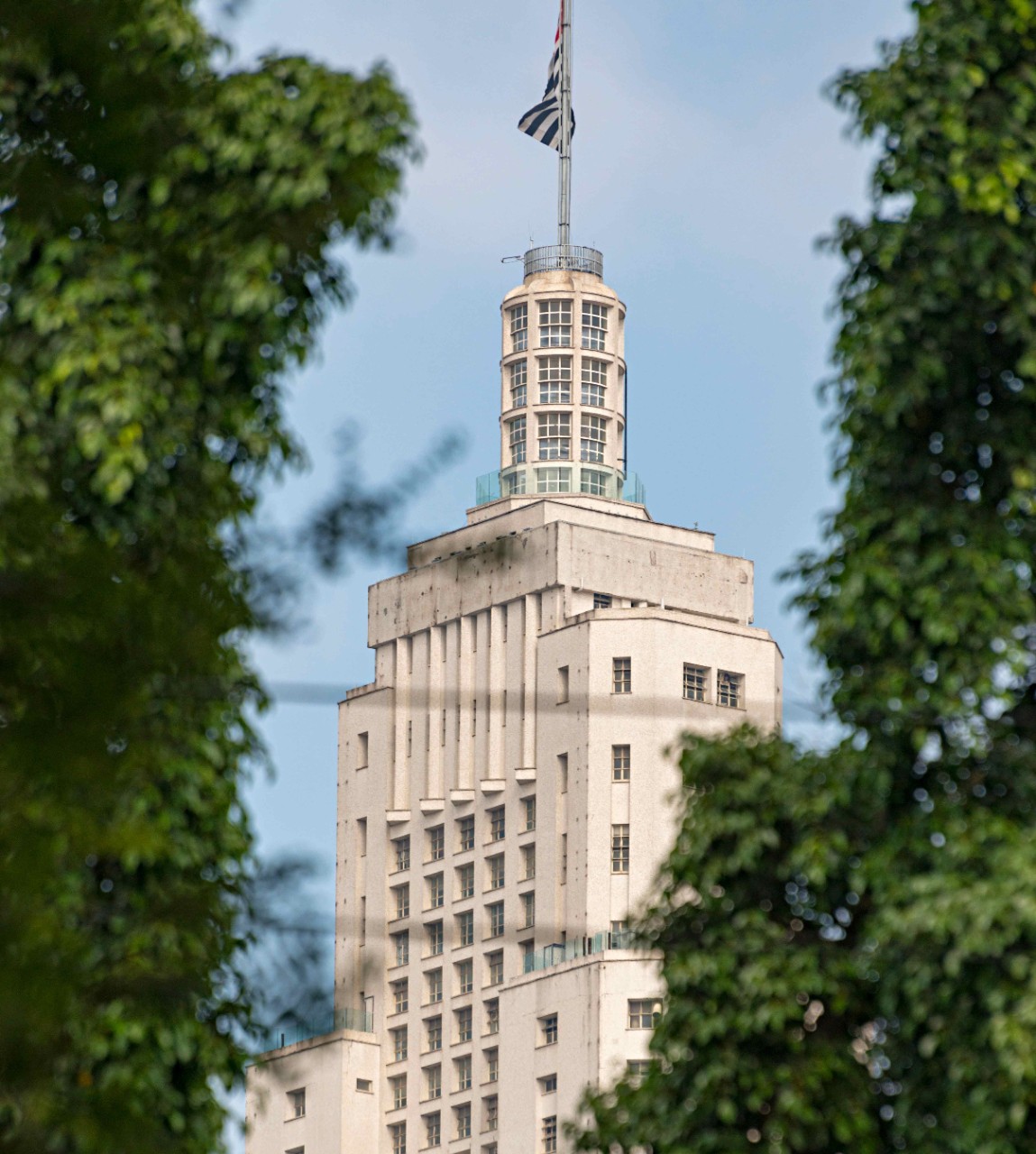 Farol Building. Tuca Reinés - Coleção Santander Brasil 