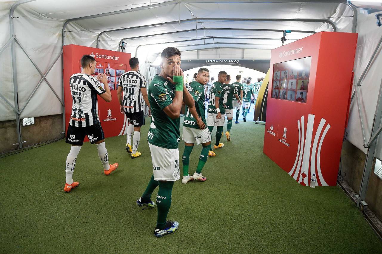 Jugadores del Santos y el Palmeiras 