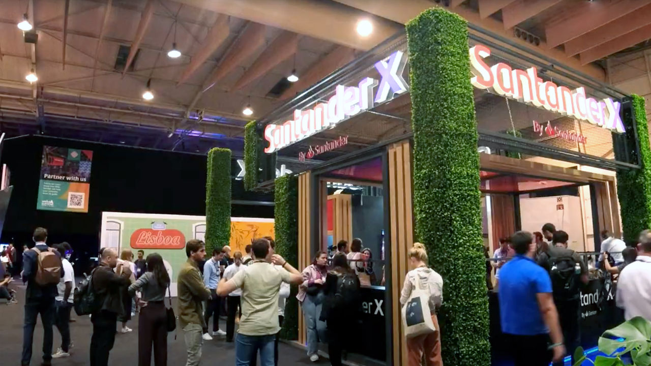 Santander X en el Web Summit Lisboa 2023