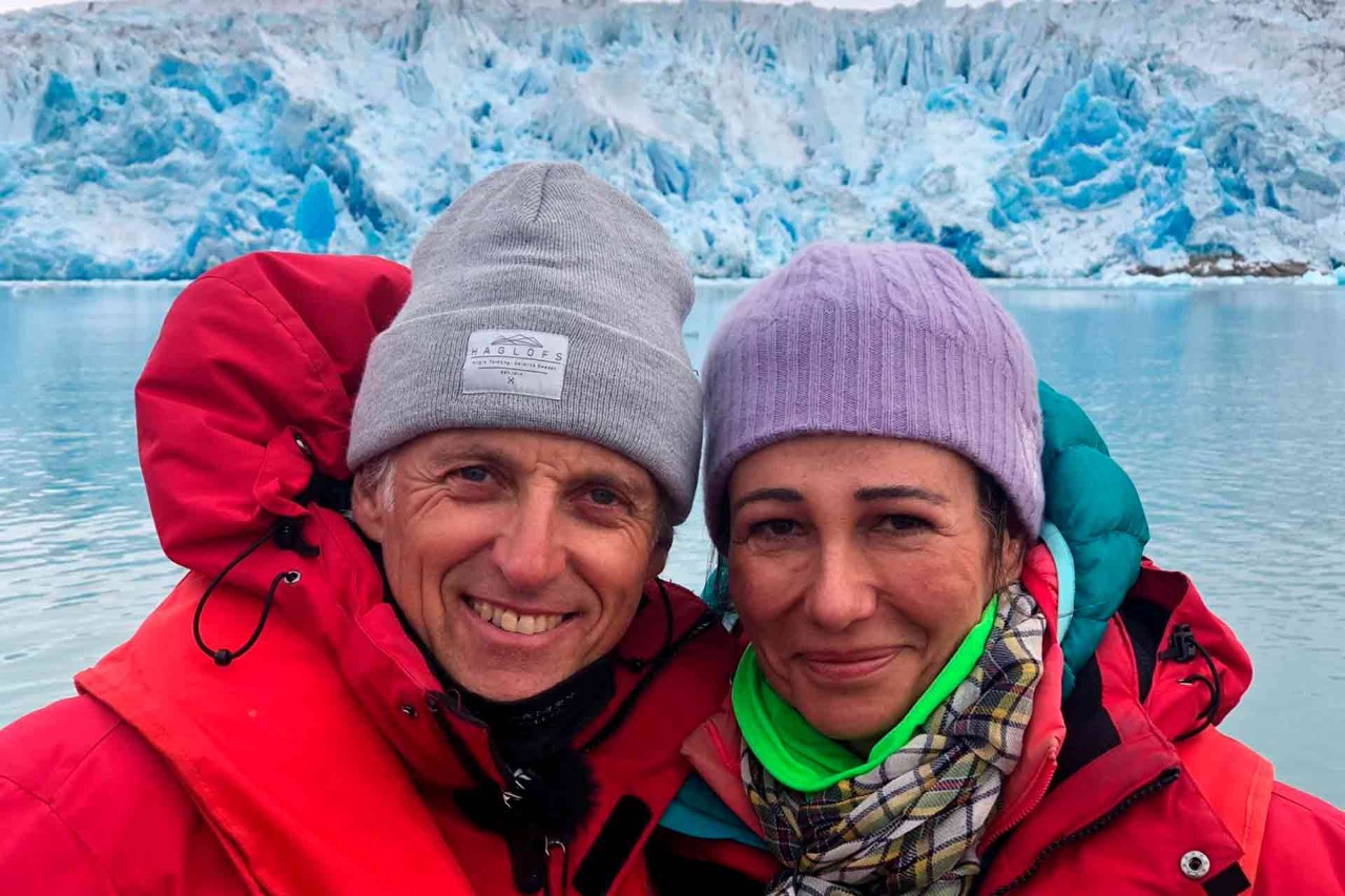 Ana Botín con el explorador Jesús Calleja en Groenlandia